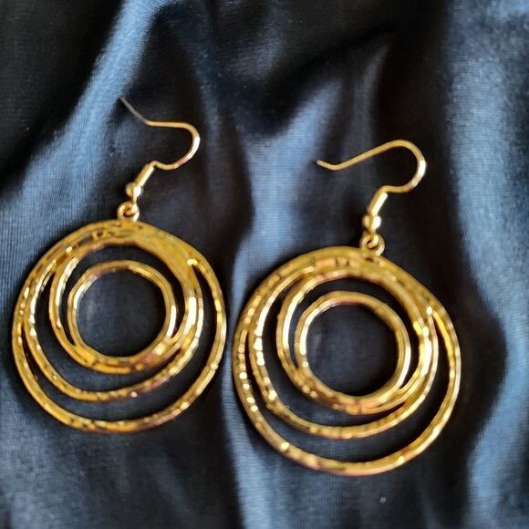 GOLD ROUND GEOMETRIC DANGLE EARRINGS - Picture 5 of 5